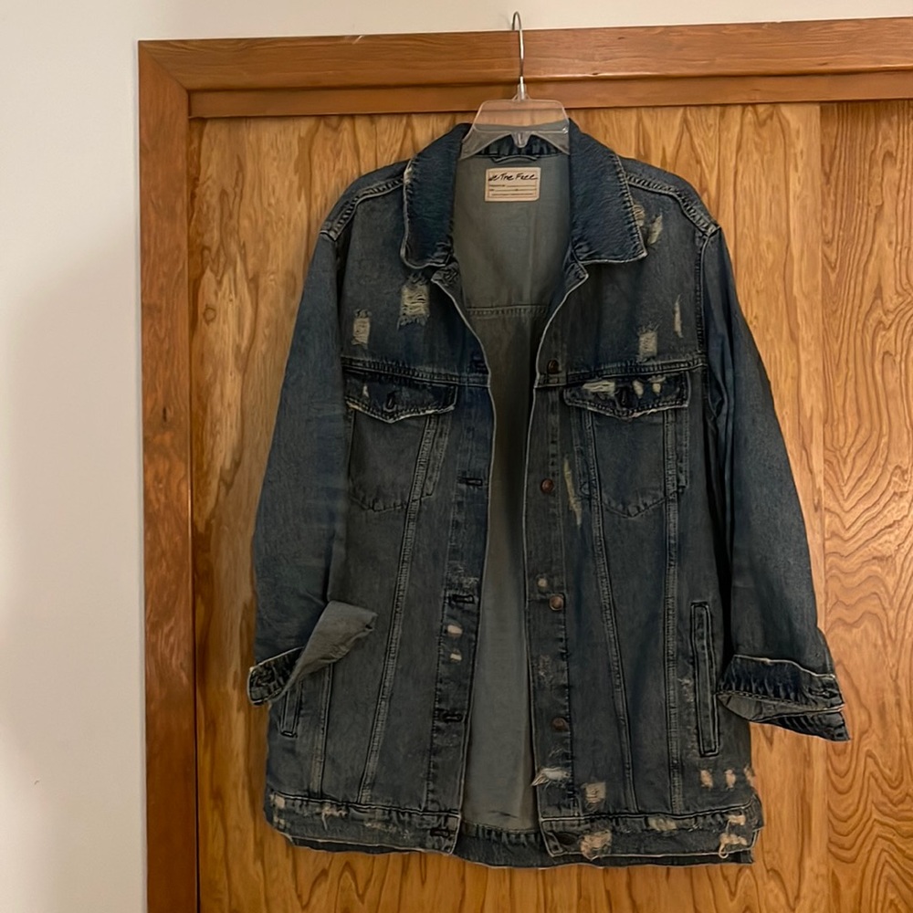 Free people oversized denim jacket. Medium. ECU.